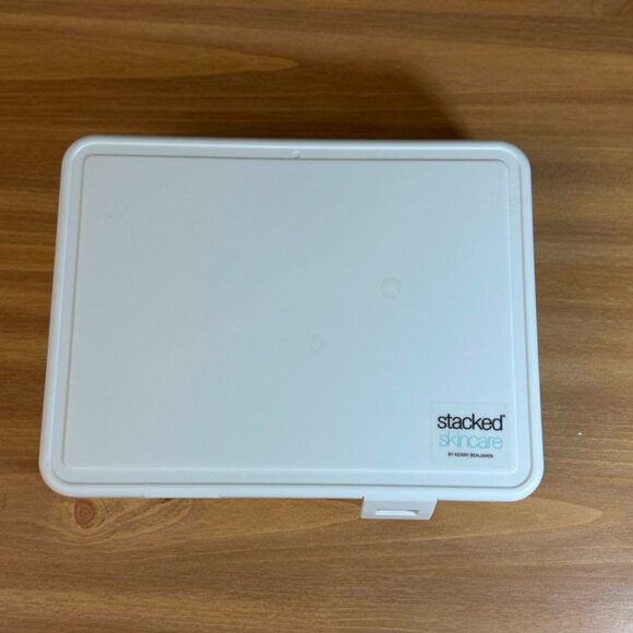 Stacked Skincare High-Frequency Acne + Inflammation Reducing Kit Device - Picture 5 of 5